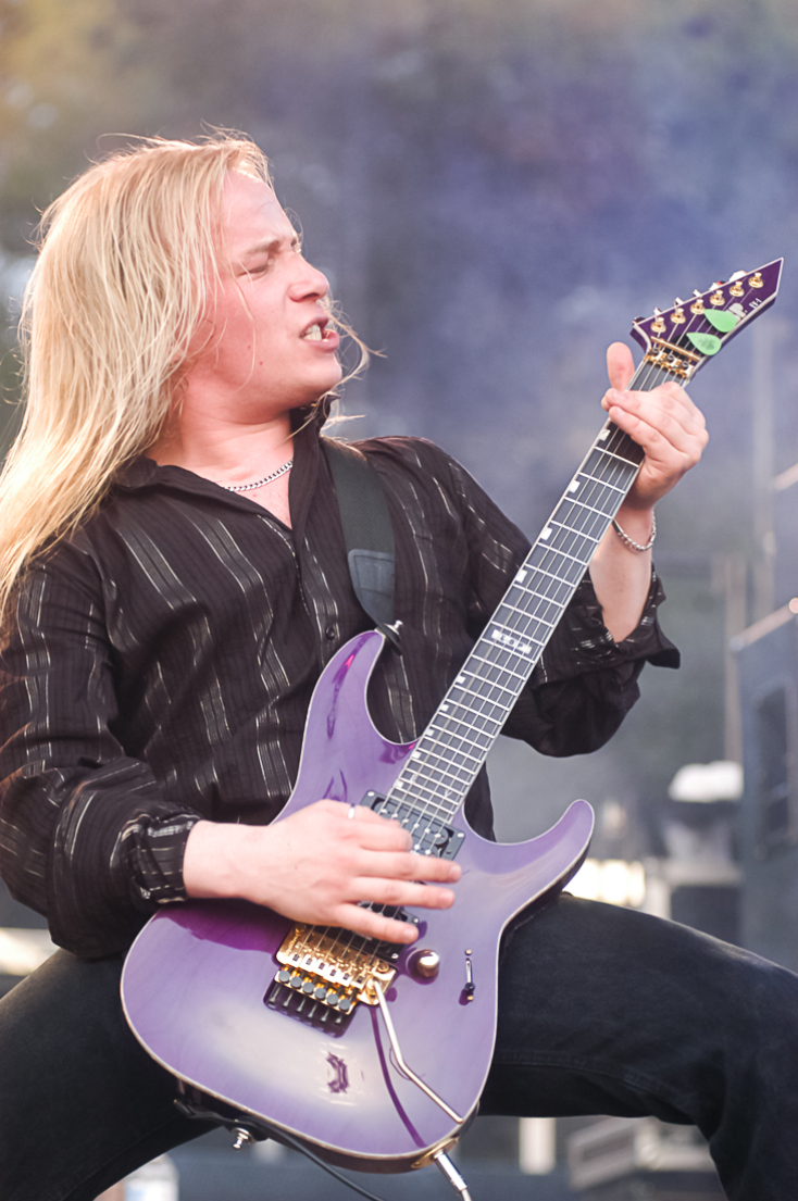 Η πρώτη συναυλία των Nightwish στην Ελλάδα, τον Ιούνιο του 2004, μέσα από σπάνιες φωτογραφίες του Χρήστου Κισατζεκιάν και η επιστροφή τους στην Αθήνα, στο φεστιβάλ Release Athens 2023.