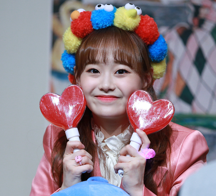 Οι fans του K-Pop συγκροτήματος Loona οδήγησαν τη δισκογραφική εταιρία Blockberry Creative στην αναβολή της κυκλοφορίας του νέου άλμπουμ - Η εκδίωξη της Chuu, οι κατηγορίες για εκμετάλλευση και οι αντιδράσεις των Orbits. 