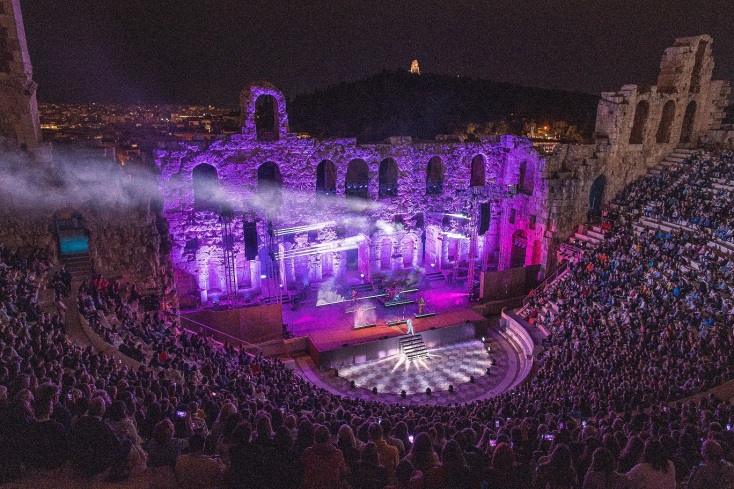 Το μήνυμα του Asaf Avidan για τη συναυλία του στο Ωδείο Ηρώδου Αττικού, πριν την πρεμιέρα του φιλμ «Live At The Acropolis»