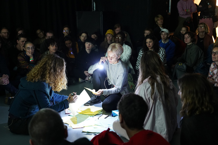 Η Έρικα Σκούρτη στην περφόρμανς Unlusts στο φεστιβάλ Wysing Polyphonic, 2019