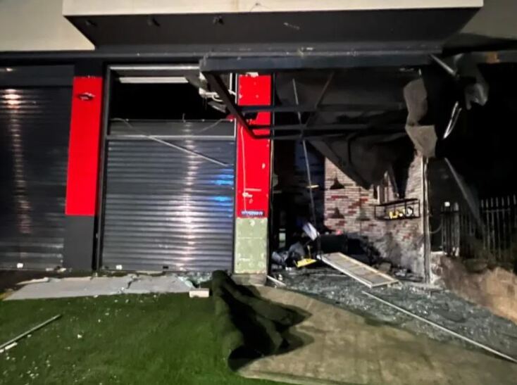 Έκρηξη σε πλυντήριο αυτοκινήτων στη Γλυφάδα τα ξημερώματα