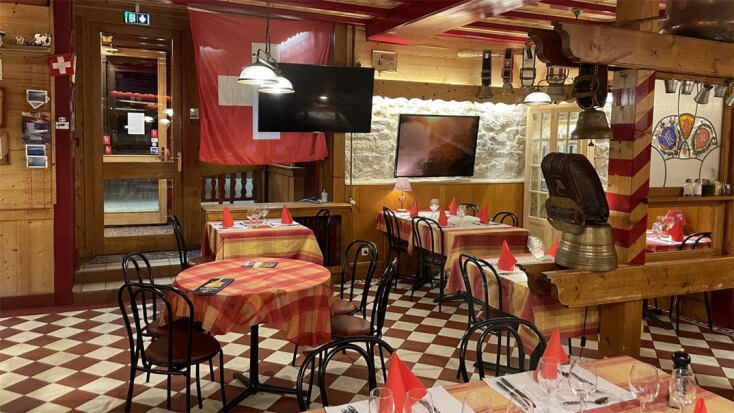 Από την Athens Voce: Hotel Arbez: Όταν το σύνορο δύο χωρών βρίσκεται μέσα σε μια κουζίνα ξενοδοχείου Larbezie-hotel