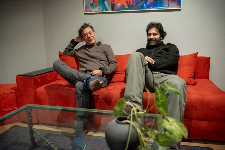 Επίσκεψη στο Studio Praxis: Ο μουσικός παραγωγός και συνθέτης Κώστας Παρίσσης μιλά για τη διαδικασία ηχογράφησης, την παραγωγή και την ολοκλήρωση ενός άλμπουμ.