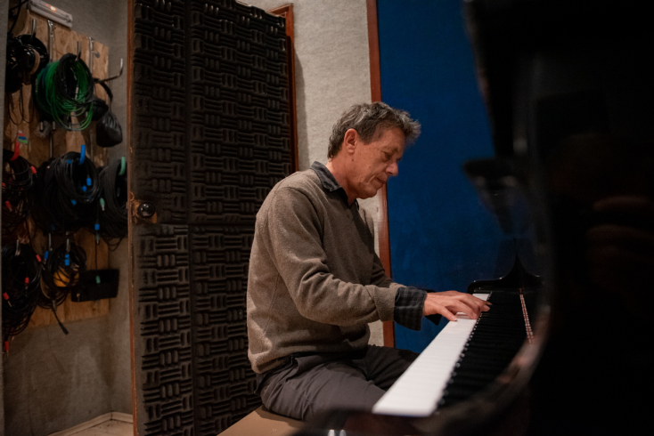 Επίσκεψη στο Studio Praxis: Ο μουσικός παραγωγός και συνθέτης Κώστας Παρίσσης μιλά για τη διαδικασία ηχογράφησης, την παραγωγή και την ολοκλήρωση ενός άλμπουμ.