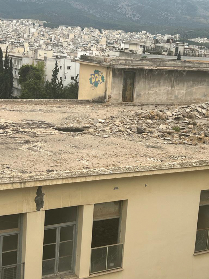 Εγκαταλειμμένο σχολικό κτίριο στους Αμπελόκηπους