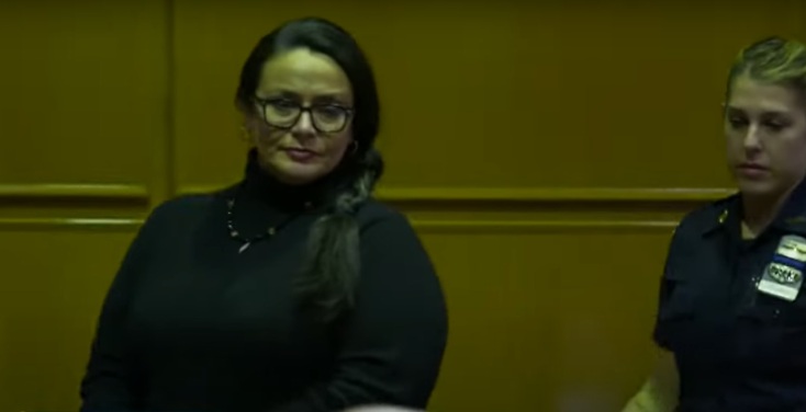 Νέα Υόρκη: Γυναίκα κρίθηκε ένοχη για απόπειρα δολοφονίας 35χρονης με τσιζκέικ ποτισμένο με ισχυρό ηρεμιστικό, ώστε να κλέψει το διαβατήριό της.