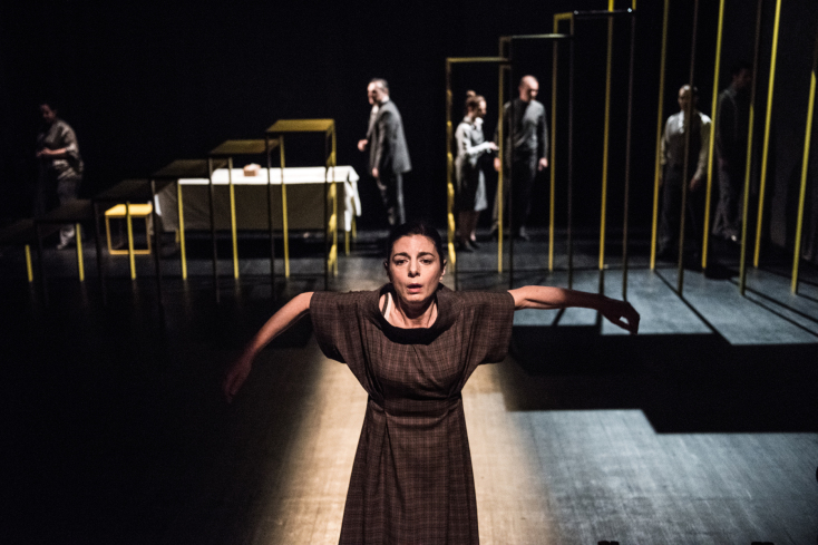 «Μάκιναλ» σε σκηνοθεσία Ιούς Βουλγαράκη