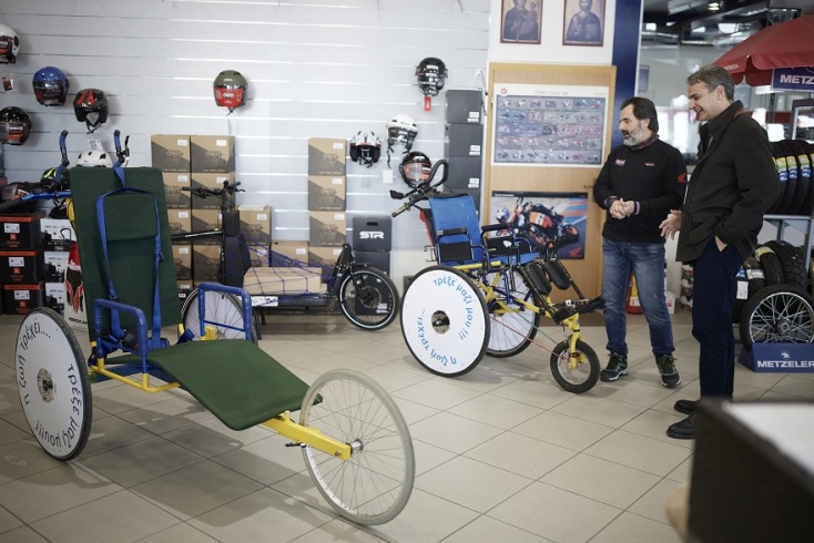 «Η ζωή τρέχει, τρέξε μαζί μου» - Η ιδιαίτερη συνάντηση Μητσοτάκη - Μαρέβας στην Πτολεμαΐδα