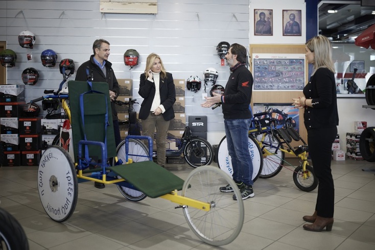 «Η ζωή τρέχει, τρέξε μαζί μου» - Η ιδιαίτερη συνάντηση Μητσοτάκη - Μαρέβας στην Πτολεμαΐδα