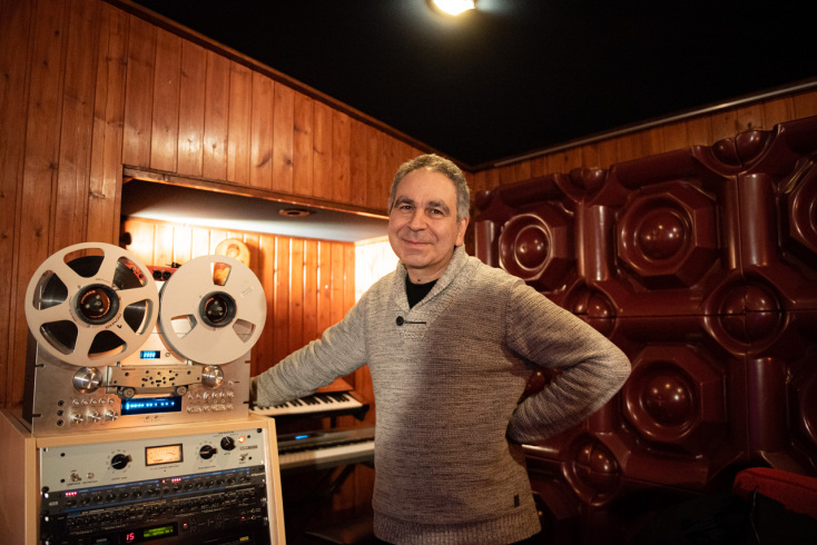 Επίσκεψη στα Artracks Recording Studios: Ο Studio Manager και Chief Engineer Γιώργος Πρινιωτάκης μιλά για τη διαδικασία ηχογράφησης, την παραγωγή και την ολοκλήρωση ενός άλμπουμ