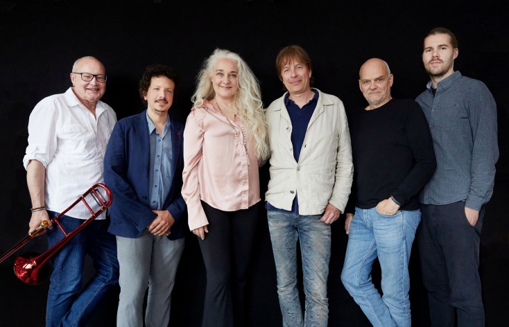 Ο τρομπονίστας Nils Landgren, υπεύθυνος για την υλοποίηση του project που περιλαμβάνει το σύνολο των μουσικών της ACT, μιλάει για τις όμορφες και τις απαιτητικές στιγμές του τριπλού cd και της sold out βραδιάς στη Philharmonie.