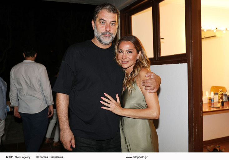 Ο Βασίλης Μπισμπίκης και η Δέσποινα Βανδή. 