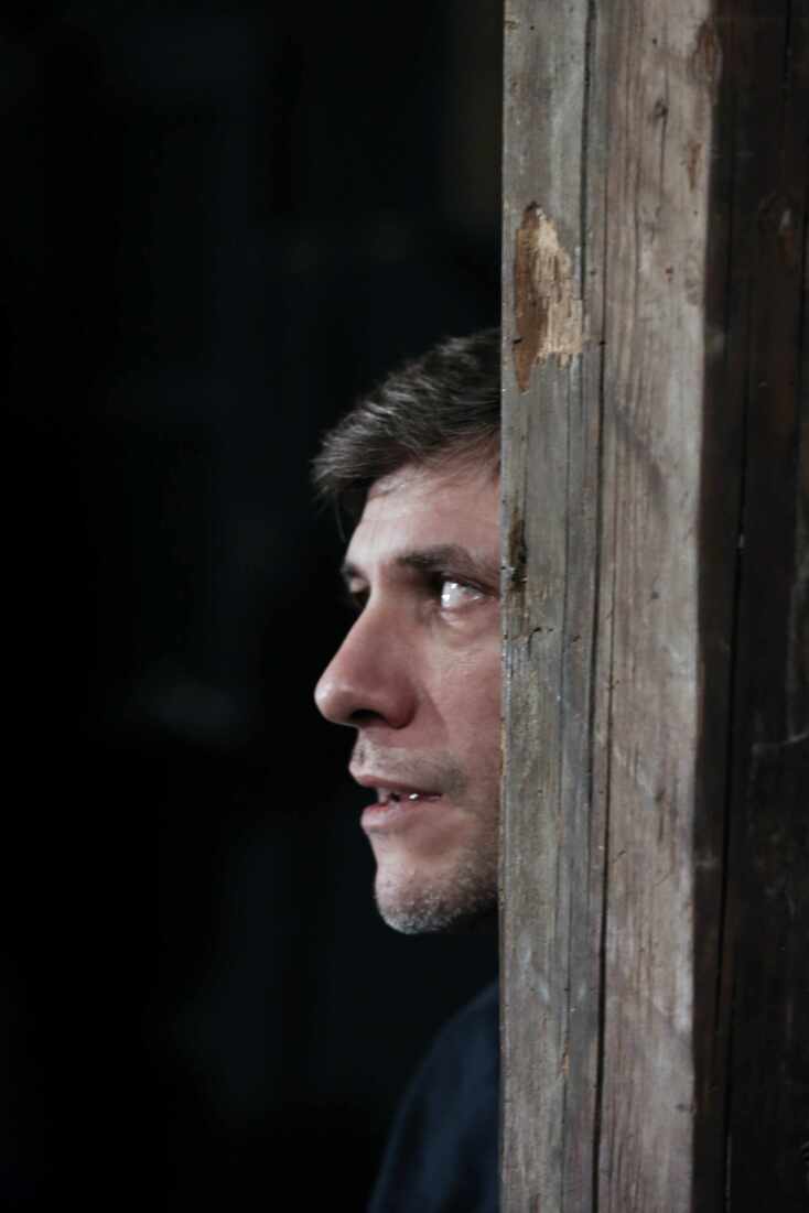 Ο Ανδρέας Κοντόπουλος είναι ο Ρίχαρτ στην "Αφιέρωση" στο θέατρο Σφενδόνη