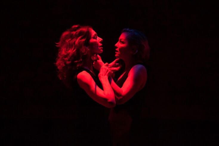 «Ρέκβιεμ» στο Θέατρο Άττις με τις Σοφία Χιλλ και Αγλαΐα Παππά 