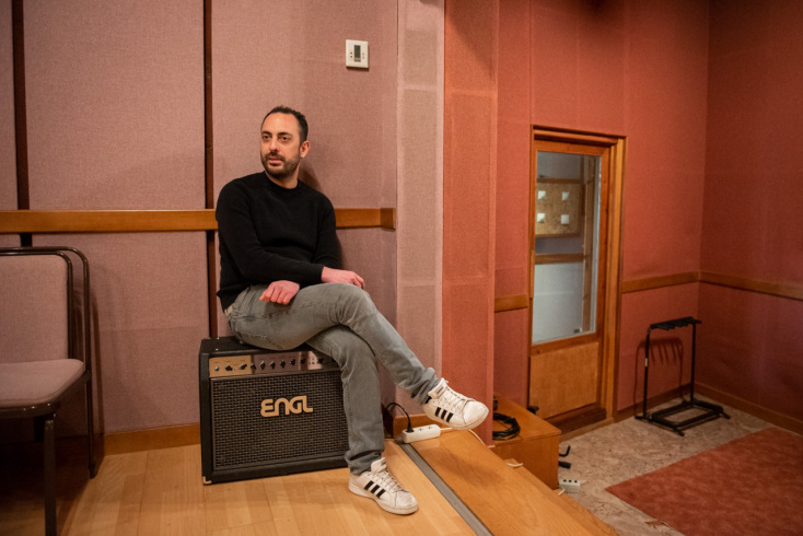 Επίσκεψη στα Kyriazis Studios: Ο Βαγγέλης Κυριαζής μιλά για τη διαδικασία ηχογράφησης, την παραγωγή και την ολοκλήρωση ενός άλμπουμ