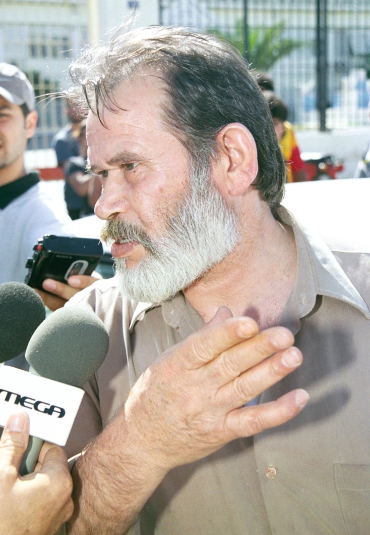 Ο Νίκος Κοεμτζής κατά την αποφυλάκισή του