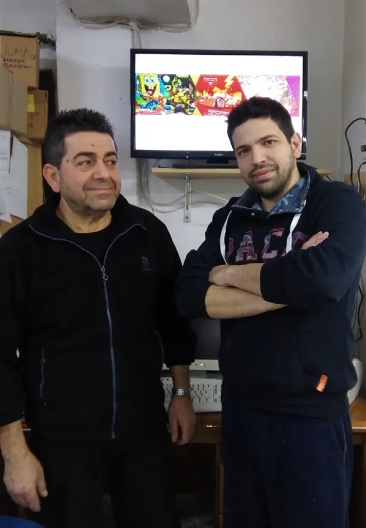 Καθαρά Δευτέρα: Εργαστήριο στη Θεσσαλονίκη πουλά χαρταετούς μαζί με QR code για τέλειο πέταγμα - Δίνει οδηγίες χρήσης στο κινητό μέσω ηλεκτρονικού χάρτη.