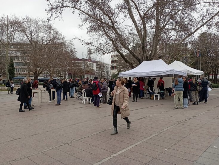 Ουρές για αιμοδοσία στη Λάρισα μετά την πολύνεκρη σύγκρουση τρένων στα Τέμπη