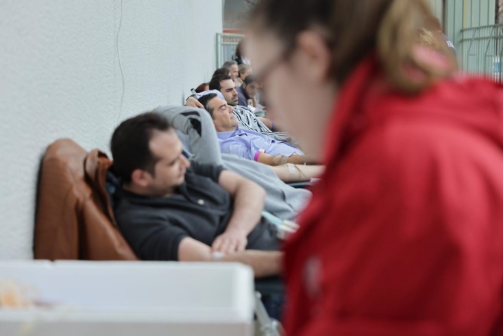 Σύγκρουση τρένων στα Τέμπη:  Με συγγενείς θυμάτων στη Λάρισα συναντήθηκε ο Αλέξης Τσίπρας - Ο πρόεδρος του ΣΥΡΙΖΑ έδωσε αίμα για τους τραυματίες.