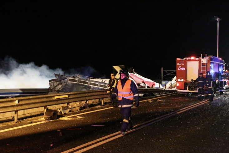 Λάρισα: Σιδηροδρομικό δυστύχημα στα Τέμπη με τουλάχιστον 16 νεκρούς και 85 τραυματίες σύμφωνα με την επίσημη ενημέρωση της Πυροσβεστικής.