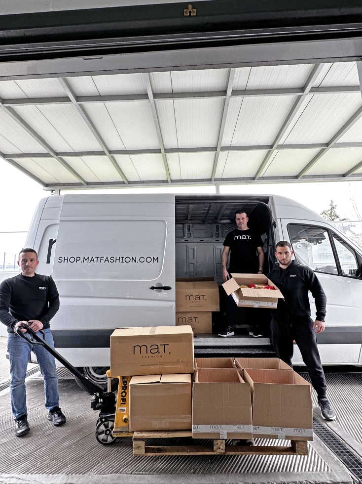 mat-fashion-apostoli-anthropistikis-voithias