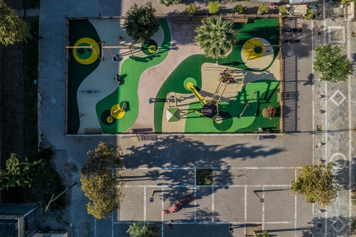 Νέα, σύγχρονη και εξοπλισμένη παιδική χαρά στο Μεταξουργείο