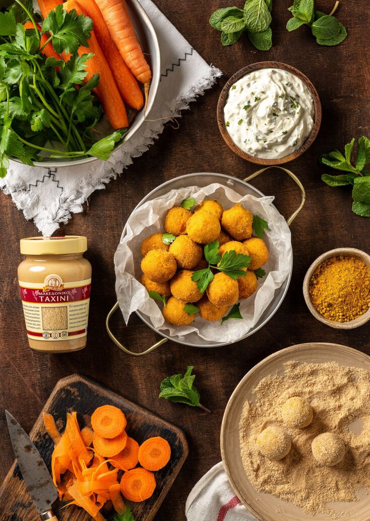 Καροτοκεφτέδες με Μακεδονικό Ταχίνι