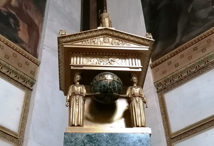 Λεπτομέρεια του ρολογιού, προσφορά του Παν. Αριστόφρονα