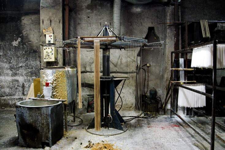 Μέσα στο κηροπλαστείο από το 1898