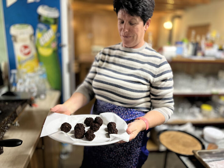 Η μαμά της Λάουρας με τα κεφτεδάκια από κρέας αγριογούρουνου