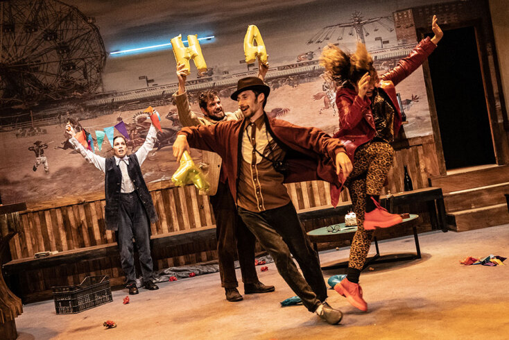 «Ο παγοπώλης έρχεται» του Ευγένιου Ο’ Νιλ σε σκηνοθεσία Ακύλλα Καραζήση στο Θέατρο Προσκήνιο