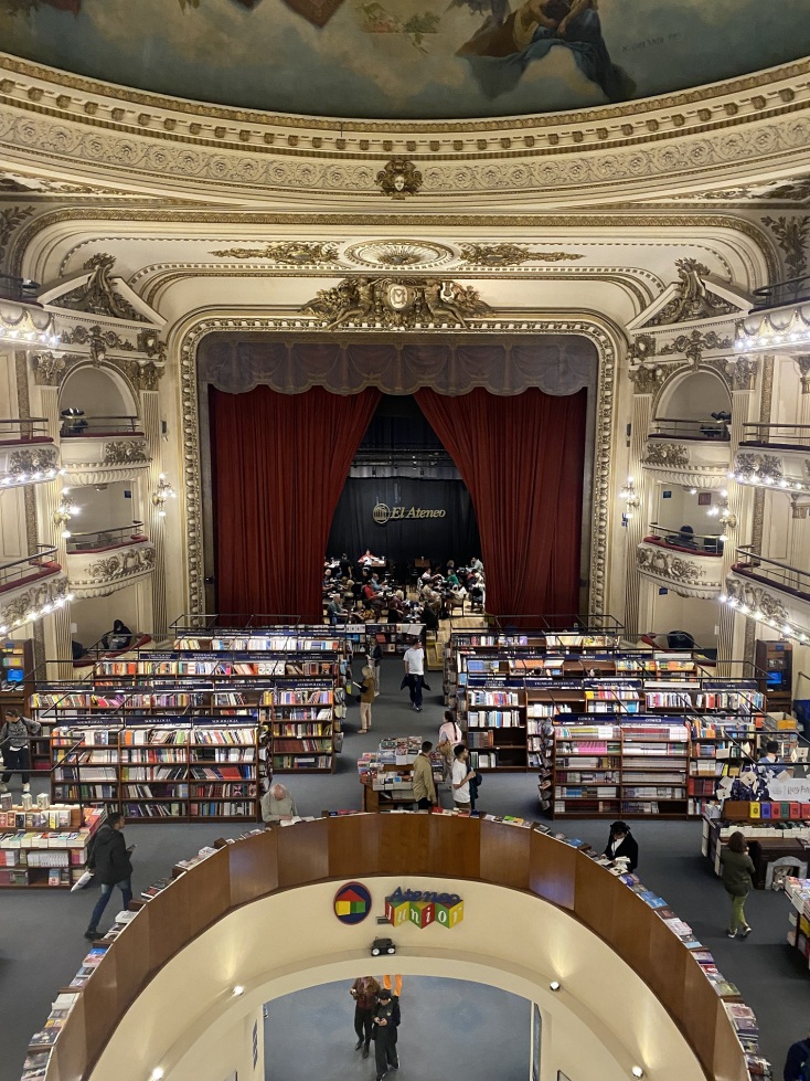 Ταξιδεύοντας στο Μπουένος Άιρες, τη Νέα Υόρκη, την Τήνο και την Ηγουμενίτσα: Ένα φωτογραφικό αφιέρωμα σε τέσσερα διαφορετικά σημεία της Γης.