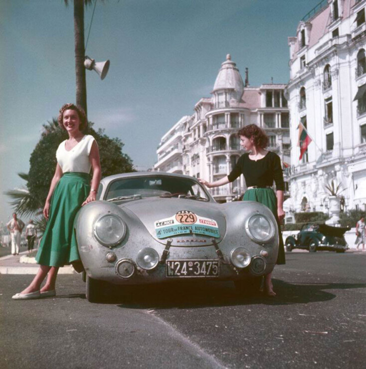 Οι οδηγοί Gilberte Thirion και Ingeborg Polensky με την 356 Coupe στο Rallye Tour de France, 1954