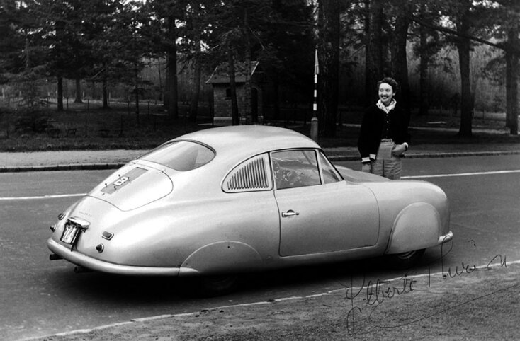 Η οδηγός Gilberte Thirion με την 356, 1953