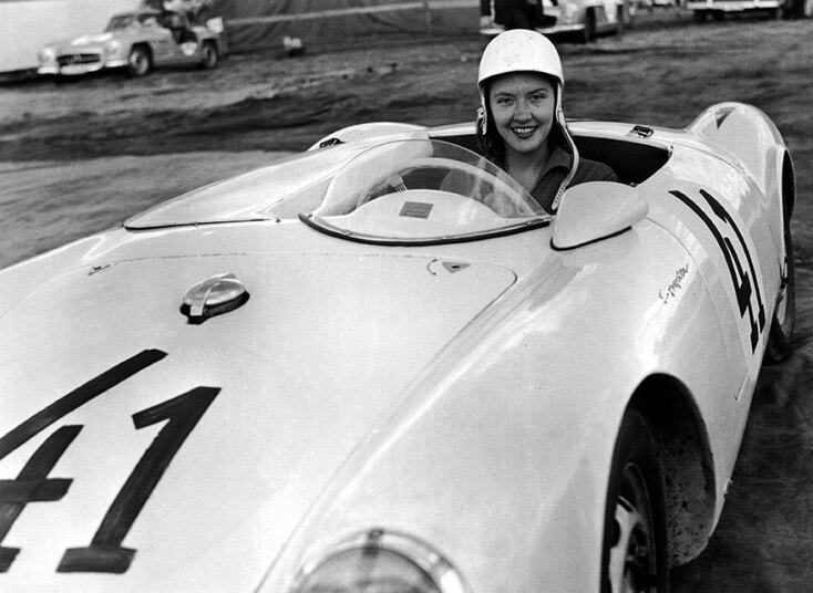 Η οδηγός Gilberte Thirion με την 550 spyder, 1956