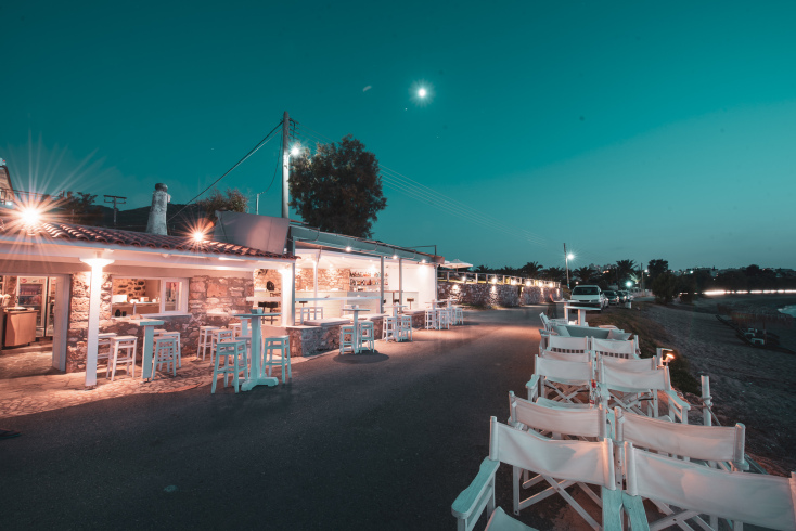 Sunset cocktail beach bar στο Λιμάνι Κυπαρισσίας: Ένας ιδανικός προορισμός για εκδρομή