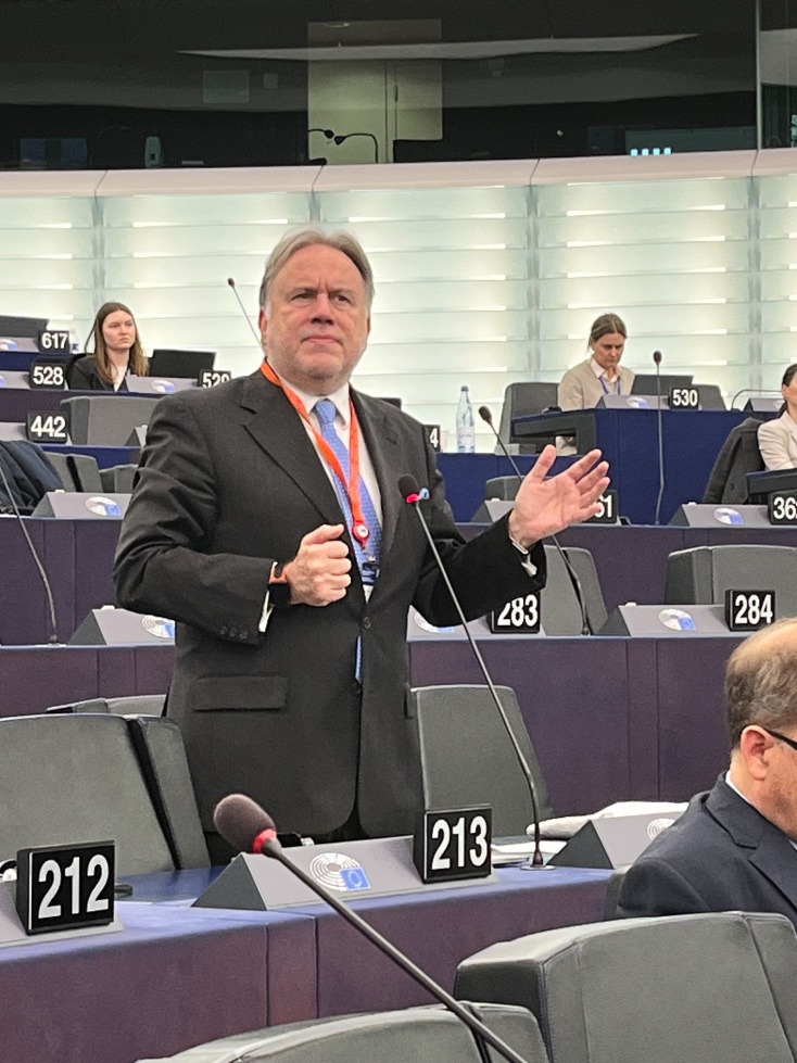 Ο Γιώργος Κατρούγκαλος, υποψήφιος βουλευτής με τον ΣΥΡΙΖΑ - Προοδευτική Συμμαχία στον Βόρειο Τομέα της Αθήνας απαντά στην ATHENS VOICE