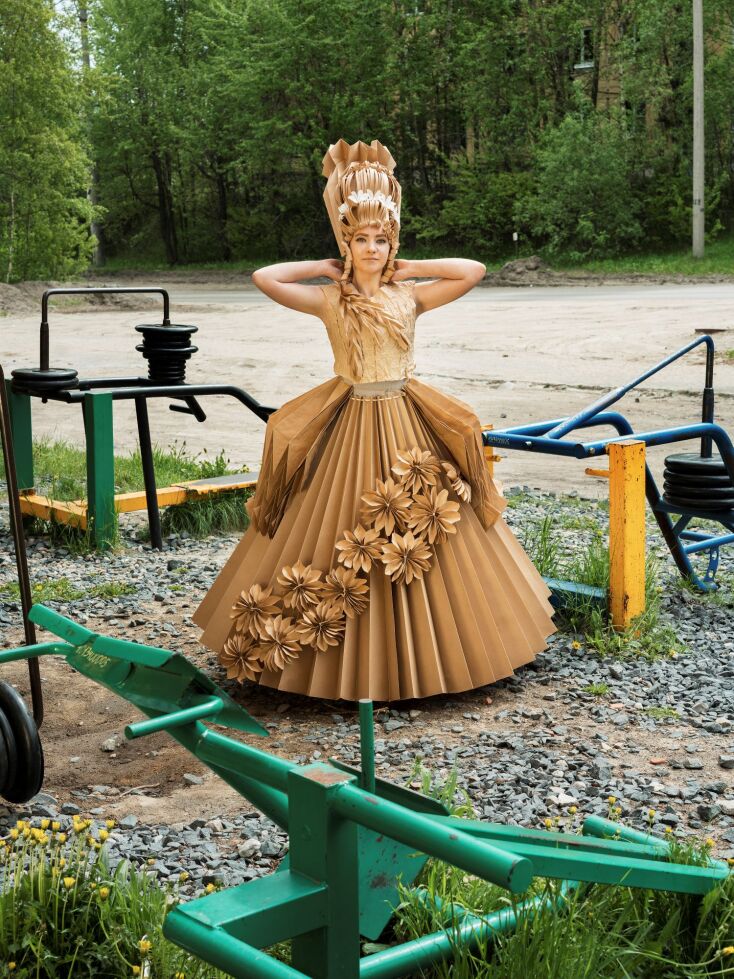 Έργο του Maxim Zmeyev στην έκθεση "Paper"