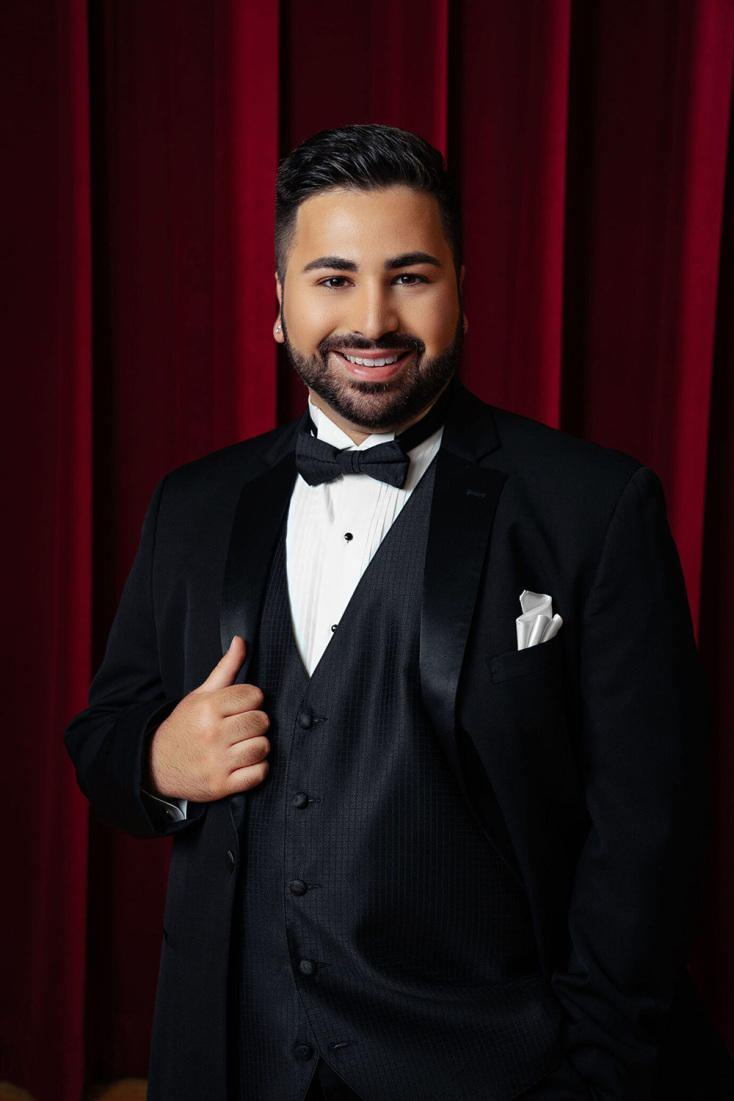 Ο Matthew Cerillo ως Δον Χοσέ.