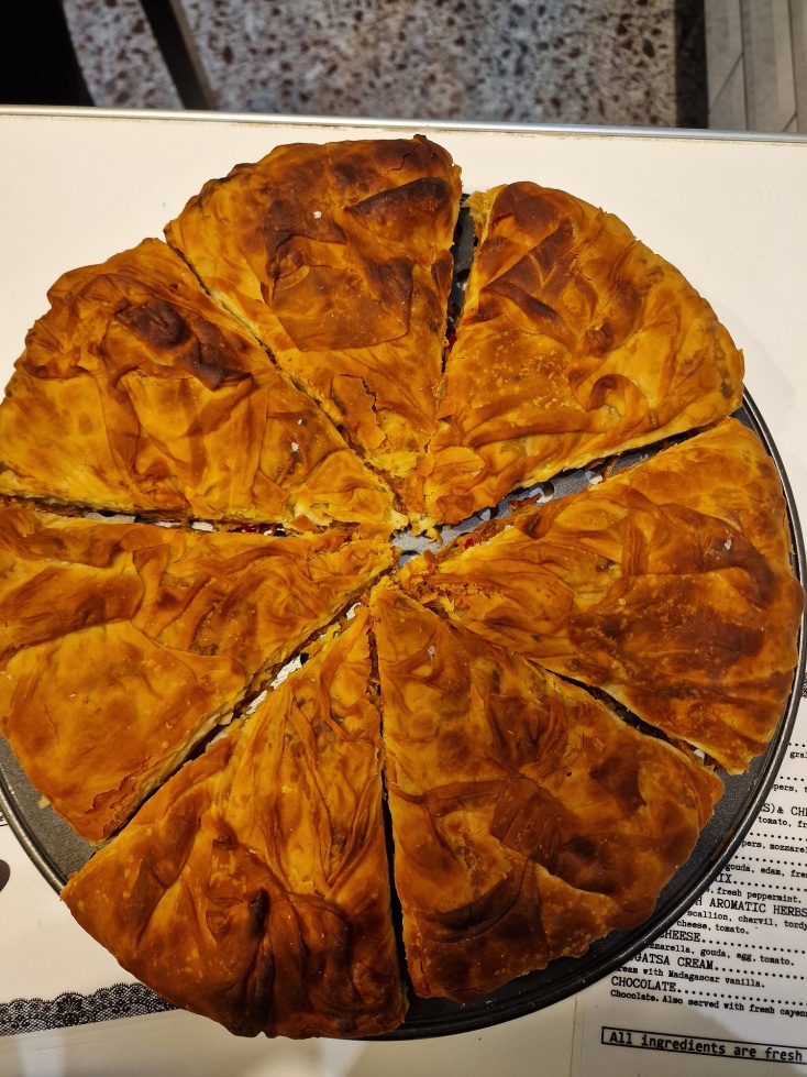 Η Cocona της Μηλιώνη στο Κολωνάκι είναι η μόνη που ψήνει παραδοσιακό γκιοζλεμέ με μια τόση δα φρέσκια αύρα κολωνακιώτικης μοντερνιτέ.