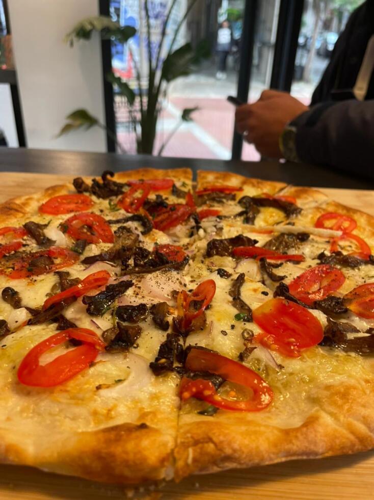 Άκρη- πίτσα