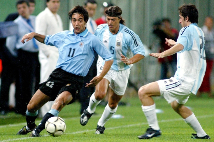 Η κατάκτηση του πρωταθλήματος από την ΑΕΚ, η μεγάλη συμβολή του Ματίας Αλμέιδα στην αναμόρφωση της ομάδας, οι σχέσεις του αργεντίνου προπονητή με τους παίκτες και τη διοίκηση.