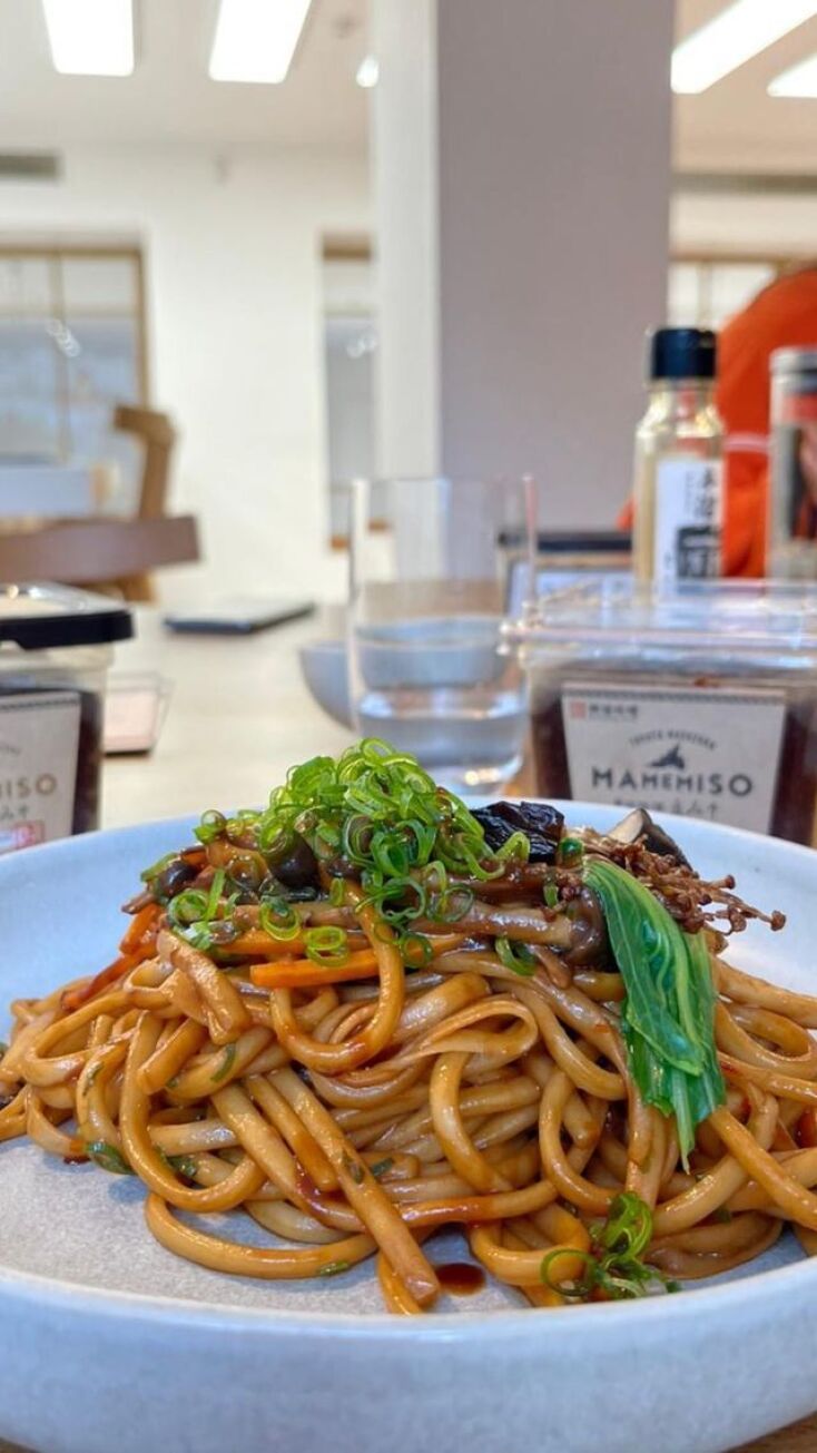 yakisoba noodles με μίσο