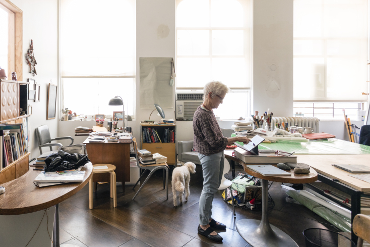 Η Joan Jonas στο στούντιό της στη Νέα Υόρκη