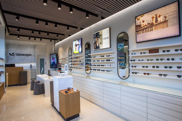 Ράφια με γυαλιά ηλίου