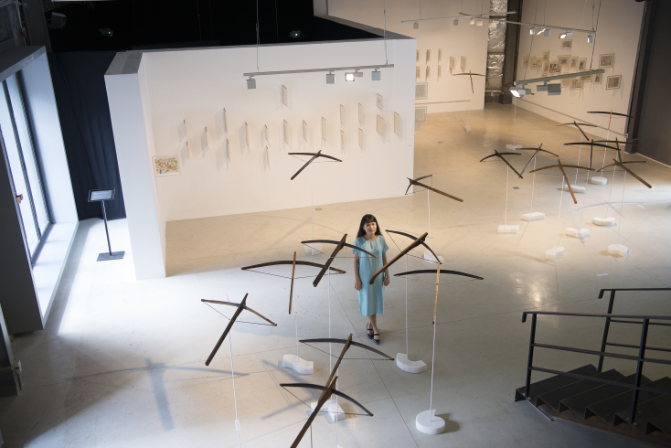 Η Thao Ngugen Phan στην έκθεσή της "Poetic amnesia" στο The Factory Contemporary Arts Centre