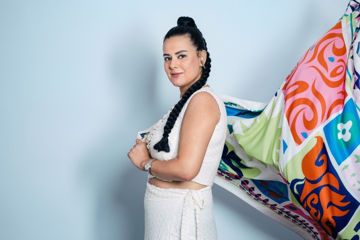 H Αιγύπτια τραγουδίστρια και συνθέτρια Dina Elwedidi 