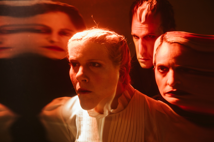 Το νέο έργο "Συμπτώματα από την έλλειψη βάρους" είναι εμπνευσμένο από τις «Ευμενίδες» του Αισχύλου