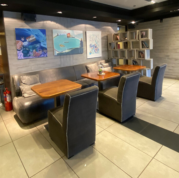 «Μια θάλασσα στο κέντρο της πόλης»: Η γκαλερί Artshot – Sophia Gaitani παρουσιάζει την ομαδική έκθεση στο Upper House Athens