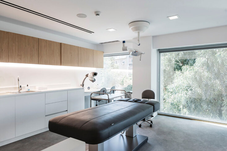 Οριστική λύση στην τριχόπτωση από την Seneca Medical Group 